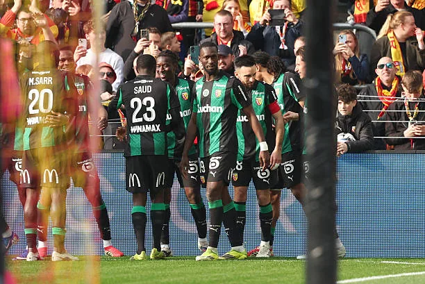 Ligue 2 : Facile contre Metz, Lens s’offre la belle opération, Abdallah Sima passeur décisif