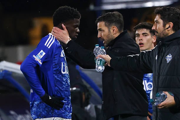 « Je ne veux pas en parler » : Cesc Fabregas évite la polémique sur la convocation d'Assane Diao avec le Sénégal