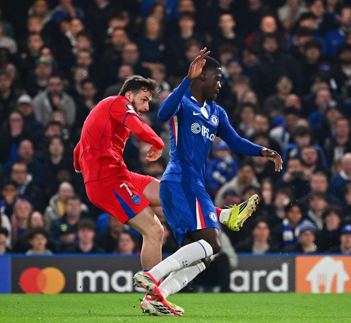 Ligue des Champions : L’énorme bourde de Mamadou Sarr contre le PSG