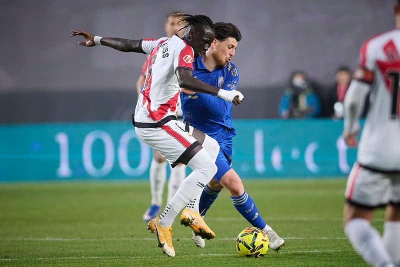 Rayo Vallecano : Pathé Ciss sort sur blessure face à l’Oviedo et inquiète avant le déplacement à Séville - wiwsport Rayo Vallecano : Pathé Ciss sort sur blessure face à l’Oviedo et inquiète avant le déplacement à Séville - wiwsport