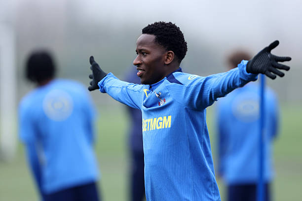 Ligue des Champions - Pape Matar Sarr titulaire avec Tottenham contre l'Atletico Madrid - wiwsport ENFIELD, ENGLAND - MARCH 09: Pape Matar Sarr of Tottenham Hotspur reacts during a training session ahead of the UEFA Champions League 2025/26 Round of 16 First Leg match between Atletico de Madrid and Tottenham Hotspur at Tottenham Hotspur Training Centre on March 09, 2026 in Enfield, England. (Photo by Paul Harding/Getty Images)