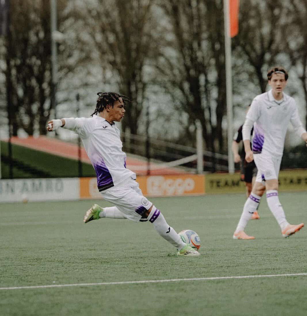 Interview – À la découverte de Saliou Dia (16 ans) « Être gaucher est un véritable avantage dans le football moderne » ! - wiwsport