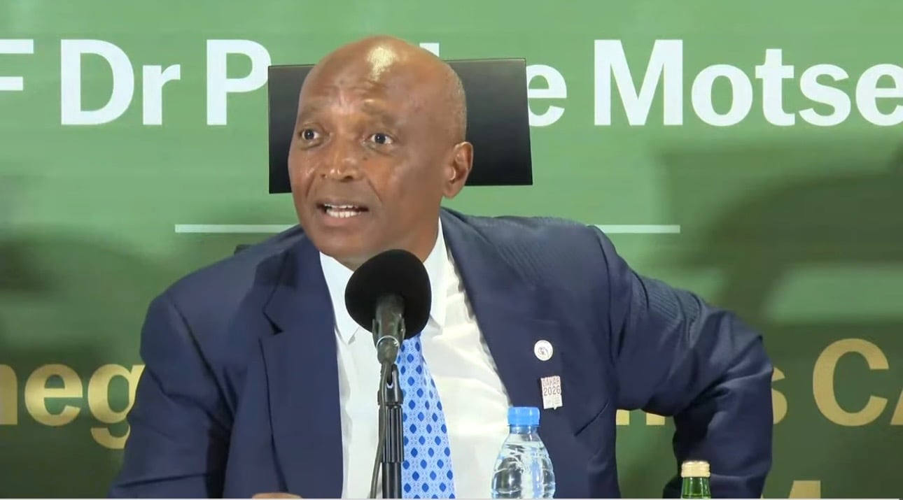 18 supporters sénégalais détenus au Maroc : Patrice Motsepe évoque un dossier “sensible” et « diplomatique » ! - wiwsport Screenshot