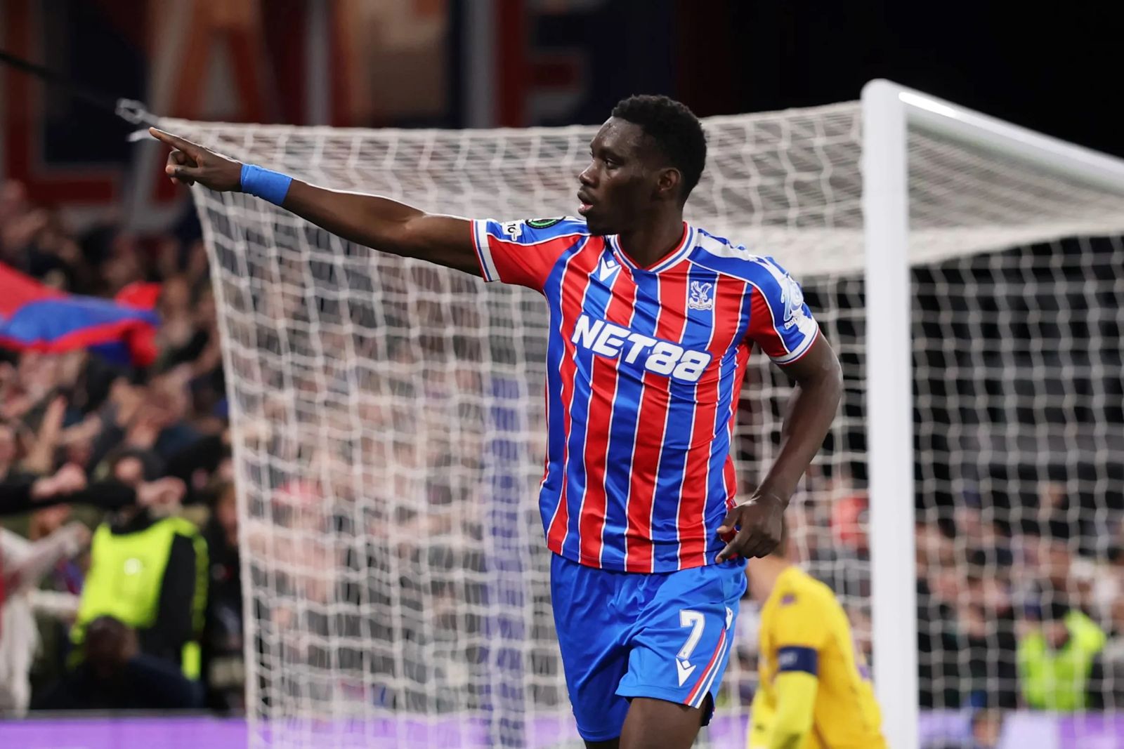 Ligue Conférence : Crystal Palace pour finir le travail contre la Fiorentina, Ismaïla Sarr chasse les meilleurs buteurs - wiwsport Ligue Conférence : Crystal Palace pour finir le travail contre la Fiorentina, Ismaïla Sarr chasse les meilleurs buteurs - wiwsport