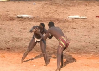 Lutte simple : Thiatou Daouda Fall 2 s’impose face à Ada Pikine par avertissements
