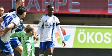 Bundesliga 2 : Moussa Ndiaye passeur décisif, Schalke renverse Paderborn et assure presque sa montée - wiwsport