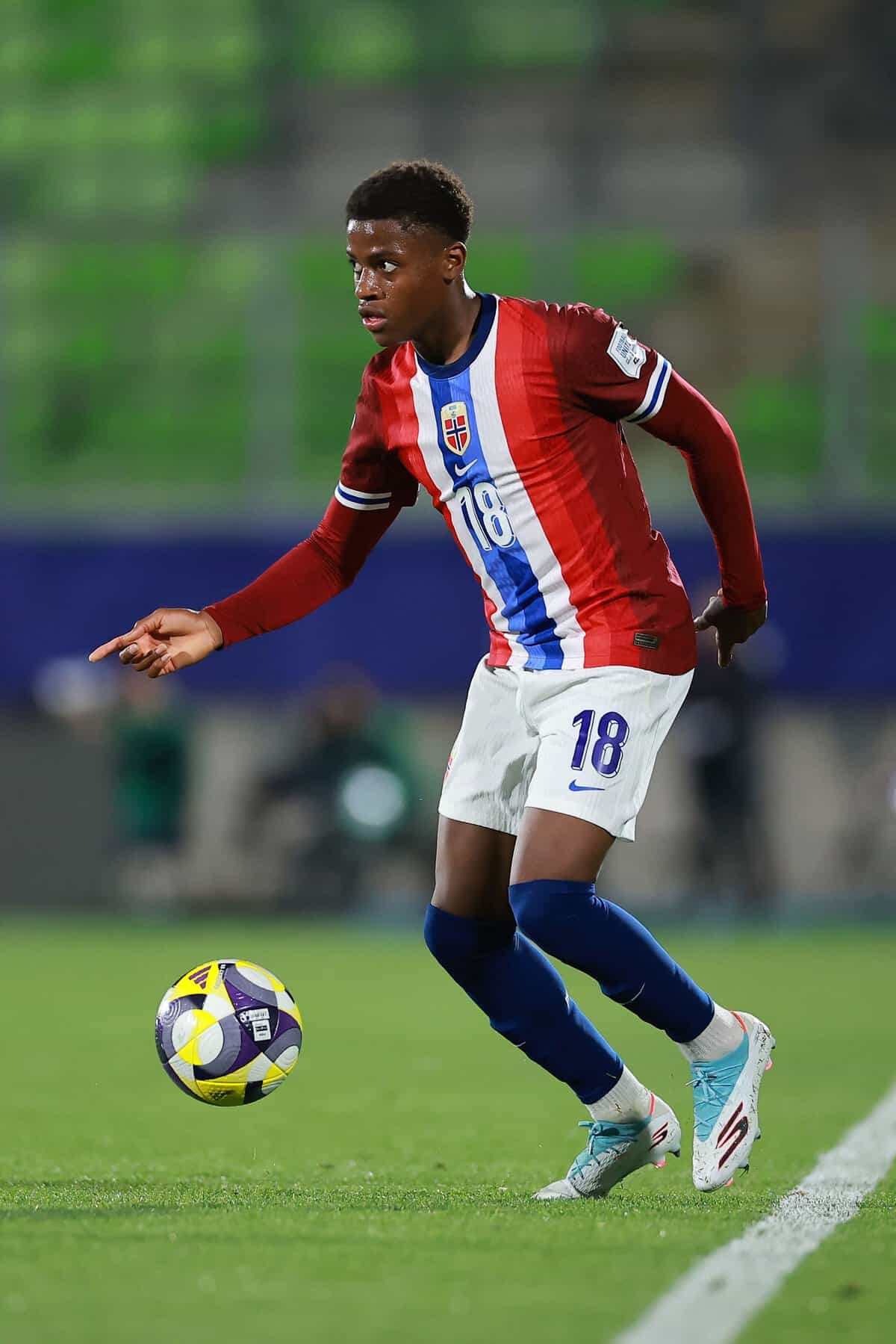 Mercato : Le Viking FK blinde sa pépite Tobias Saliou Sène Moi - wiwsport