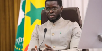 S.E.M Bassirou D. Faye aux Lions à la remise du drapeau : "Vous êtes les champions d'Afrique, allez à cette Coupe du monde avec confiance !" - wiwsport