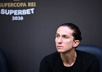 BRASILIA, BRAZIL - FEBRUARY 1:  Filipe Luís, coach of Flamengo,  looks on during a 2026 Brazilian Super Cup match between Flamengo and Corinthians at Estadio Mané Garrincha on February 1, 2026, in Brasília, Brazil. (Photo by Ton Molina/Getty Images)