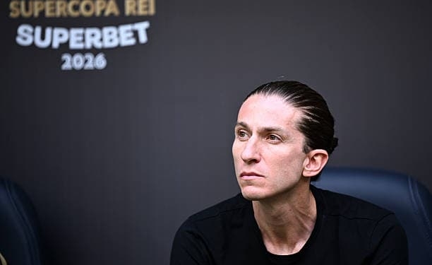 BRASILIA, BRAZIL - FEBRUARY 1:  Filipe Luís, coach of Flamengo,  looks on during a 2026 Brazilian Super Cup match between Flamengo and Corinthians at Estadio Mané Garrincha on February 1, 2026, in Brasília, Brazil. (Photo by Ton Molina/Getty Images)