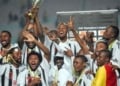 Afrique : Vainqueur de la Coupe CAF avec l’USM Alger, Lamine Ndiaye décroche son 20e titre en carrière d’entraîneur - wiwsport