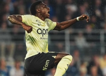 Ligue 1 : Malgré le doublé de Lamine Camara, Monaco se fait renverser par Strasbourg et croise les doigts pour l'Europe - wiwsport