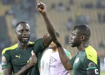 « C’est quelqu’un que j’apprécie énormément. J’étais content quand le coach a accepté qu’il fasse partie de l’aventure », Koulibaly salue le retour de Cheikhou Kouyaté - wiwsport Cheikhou Kouyate &Kalidou Koulibaly