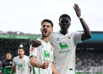 DONOSTIA, SPAIN - MAY 16: Andres Martin of Real Racing Club de Santander celebrates scoring his team's second goal with teammate Maguette Gueye during the LaLiga Hypermotion match between Real Racing Club de Santander and Real Valladolid CF at Campos de Sport de El Sardinero on May 16, 2026 in Donostia, Spain. (Photo by Juan Manuel Serrano Arce/Getty Images)