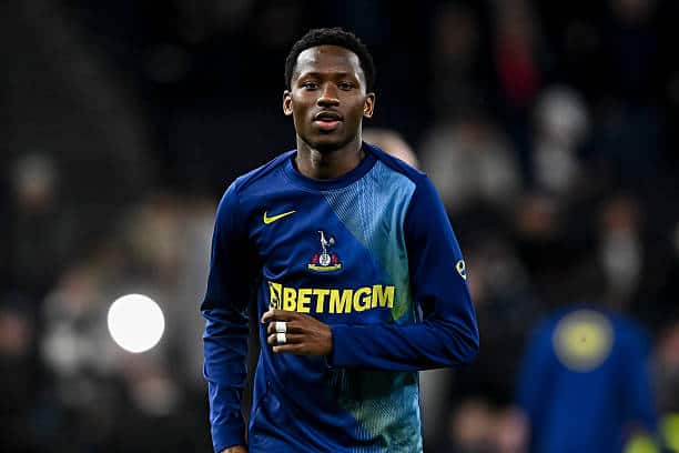 Premier League - Tottenham : Pape Matar Sarr démarre sur le banc contre Leeds ! - wiwsport London, United Kingdom - March 18: Pape Sarr of Tottenham Hotspur looks on during the UEFA Champions League 2025/26 Round of 16 Second Leg match between Tottenham Hotspur FC and Atletico de Madrid at Tottenham Hotspur Stadium on March 18, 2026 in London, England. (Photo by Vince Mignott/DeFodi Images/DeFodi via Getty Images)