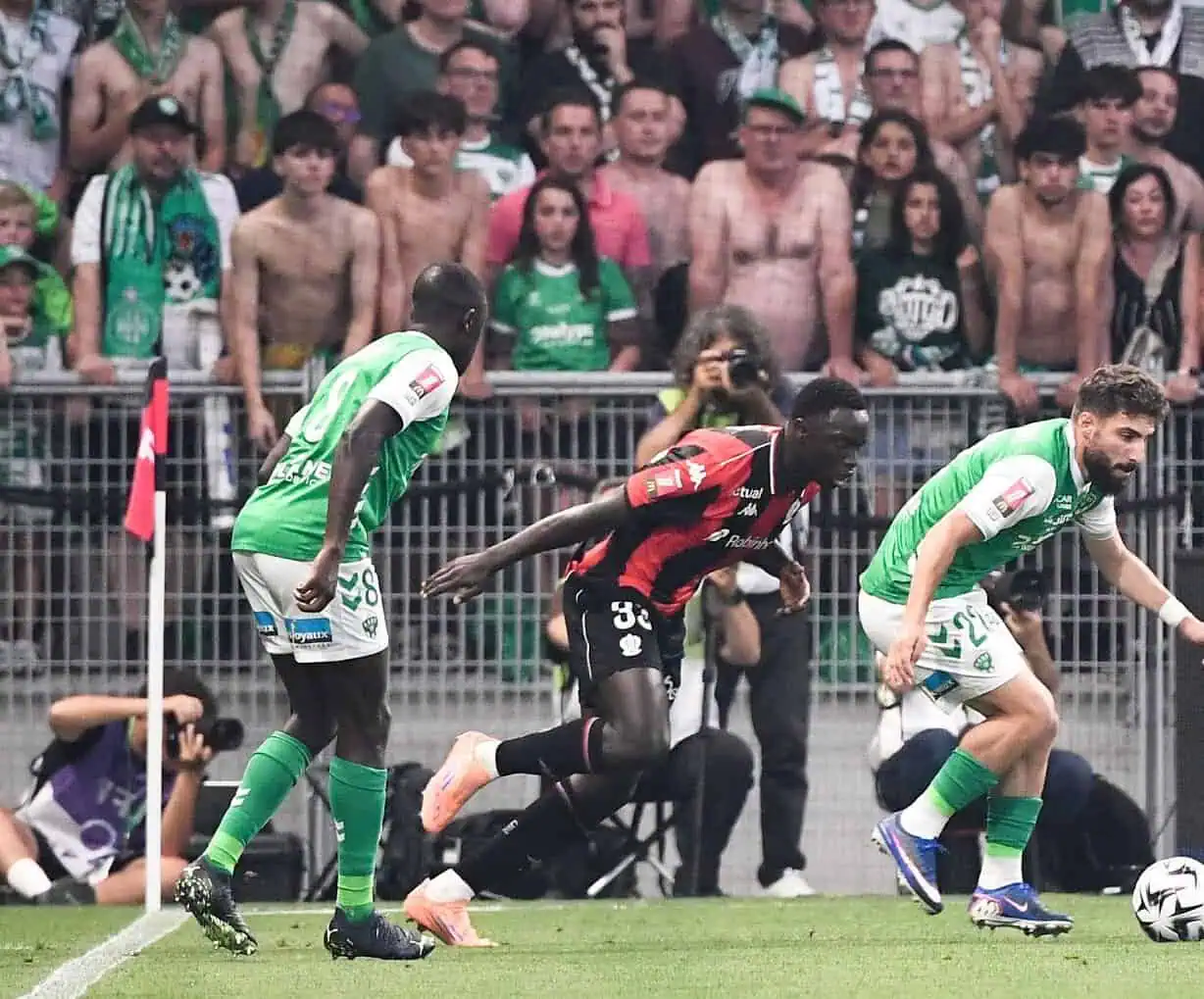 Barrages Ligue 1/Ligue 2 : Tenu en échec par Saint-Etienne, Nice se complique le maintien - wiwsport Barrages Ligue 1/Ligue 2 : Tenu en échec par Saint-Etienne, Nice se complique le maintien - wiwsport
