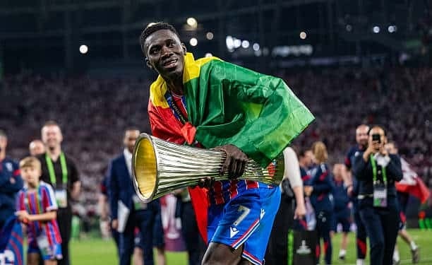 Crystal Palace : Ismaïla Sarr élu meilleur joueur de la saison en Ligue Conférence - wiwsport