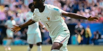 La France s’impose 4-1 face à la Norvège et termine en tête du groupe I - wiwsport