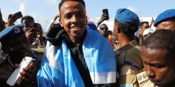 Mondial 2026 : Omar Artan accueilli en héros en Somalie après son expulsion des États-Unis - wiwsport