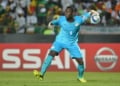 Bouna Coundoul fait son choix entre Mory Diaw et Yehvann Diouf pour le match contre l’Irak : « Il me semble que Yehvann a un meilleur jeu au pied que Mory Diaw mais je pense que chacun des deux peut démarrer… »