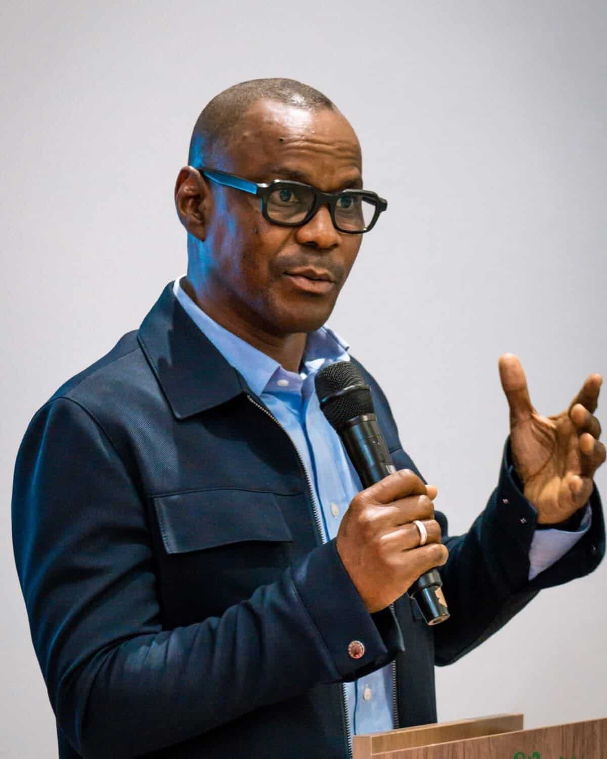 Coupe du Monde 2026 - Abdoulaye Thiam dénonce les restrictions de visa : « On ne peut pas organiser un Mondial dans trois pays et empêcher les journalistes de se déplacer » ! - wiwsport Coupe du Monde 2026 - Abdoulaye Thiam dénonce les restrictions de visa : « On ne peut pas organiser un Mondial dans trois pays et empêcher les journalistes de se déplacer » ! - wiwsport