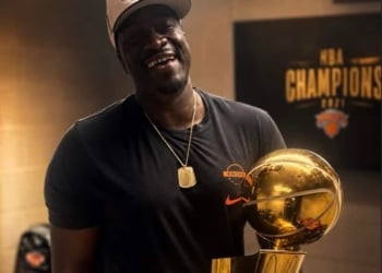 NBA : DeSagana Diop célèbre le sacre des New York Knicks - wiwsport