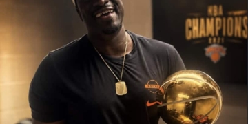 NBA : DeSagana Diop célèbre le sacre des New York Knicks