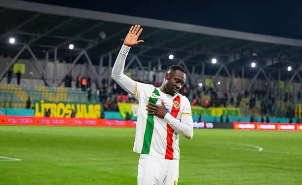 Amedspor's Senegalese Forward #45 Mbaye Diagne acknowledges the crowd during the Trendyol League football match between Amedspor and Esenler Erokspor at the Esenler Erokspor Stadium, in the Esenler district of Istanbul, on April 9, 2026. Amedspor, a club from Diyarbakir, the "capital" of Turkey's predominantly Kurdish southeast, can secure promotion to the first division on May 2, 2026, an unprecedented prospect that has sparked a wave of enthusiasm among the country's millions of Kurds. (Photo by Yasin AKGUL / AFP via Getty Images)
