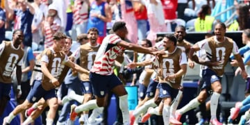 Mondial 2026 : Les États-Unis enchaînent contre l'Australie et se qualifient en 16es de finale - wiwsport