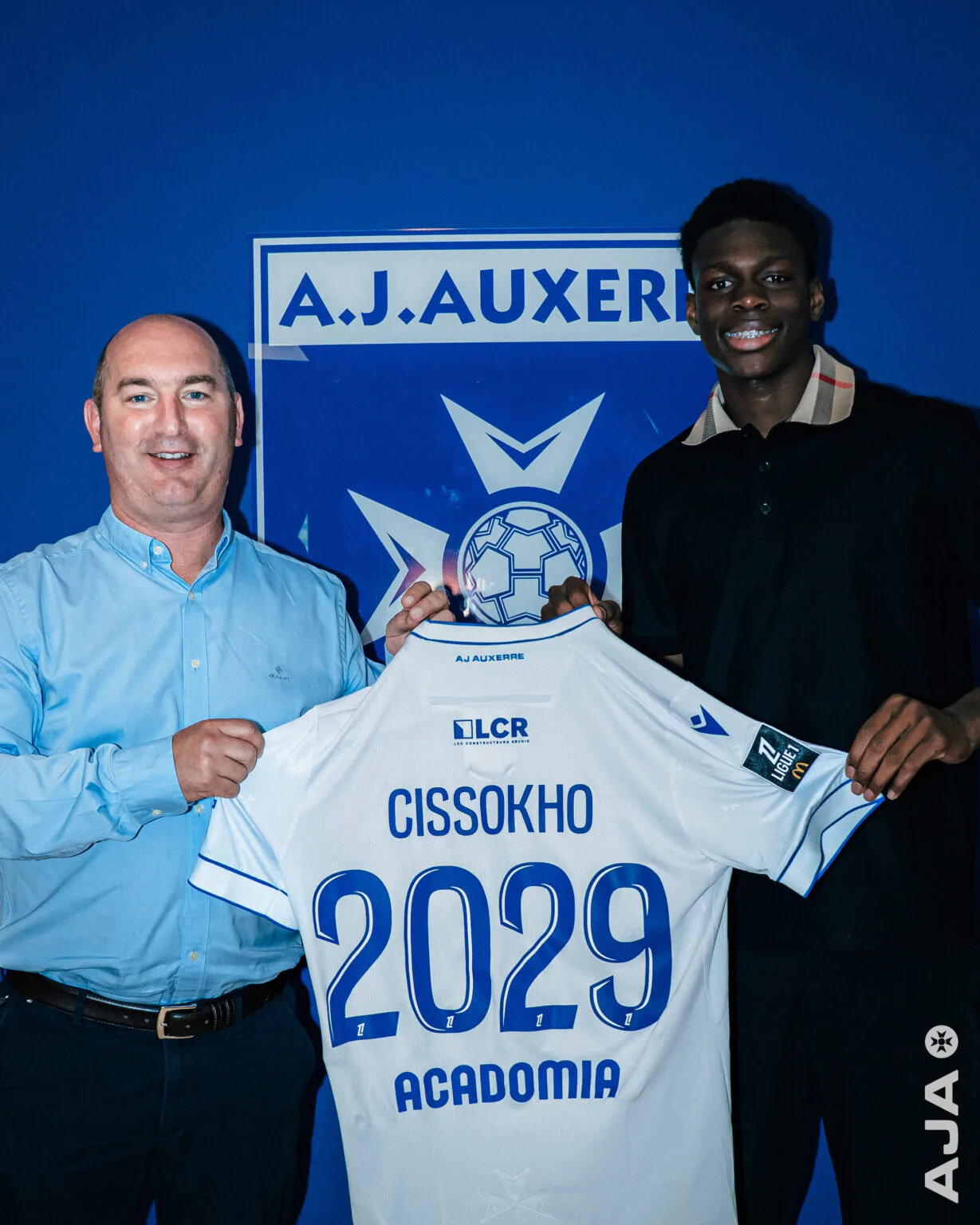 AJ Auxerre : Mamoudou Cissokho signe son premier contrat professionnel - wiwsport