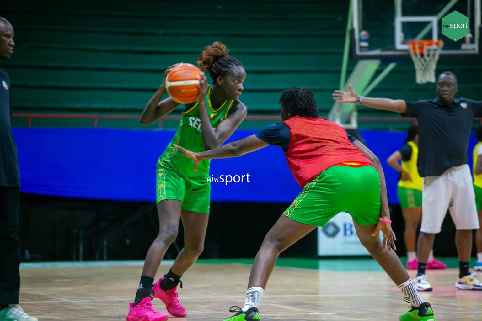 Préqualifications JO 2028 - Revivez la séance d'entrainement des Lionnes de ce jeudi en images - wiwsport Préqualifications JO 2028 - Revivez la séance d'entrainement des Lionnes de ce jeudi en images - wiwsport