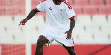 Séville : Arouna Sangante s’impose déjà comme un élément clé de la défense