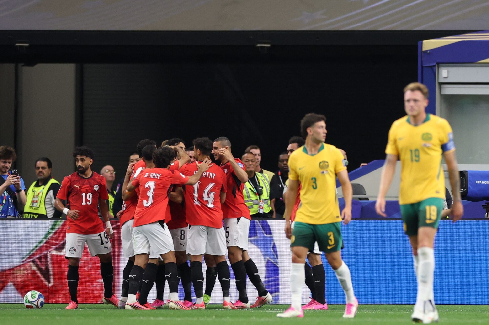 Mondial 2026 : L'Egypte sort l'Australie aux tirs au but et se qualifie pour les huitièmes de finale