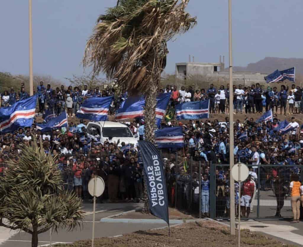 Coupe du monde 2026 : L’accueil triomphal réservé aux Requins Bleus à leur retour au pays ! - wiwsport Coupe du monde 2026 : L’accueil triomphal réservé aux Requins Bleus à leur retour au pays ! - wiwsport
