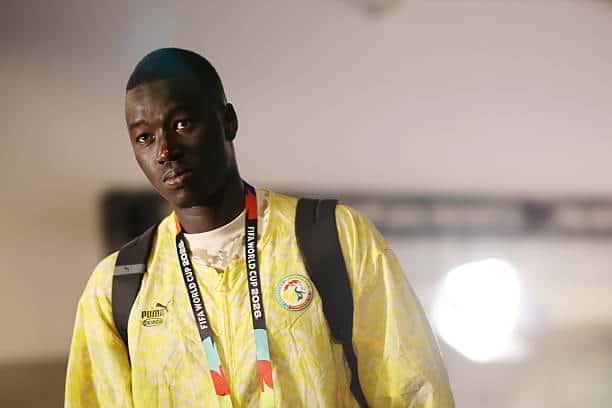 "Pour que les choses avancent dans le bon sens", Pape Gueye explique sa décision sur son avenir en équipe nationale - wiwsport SEATTLE, WASHINGTON - JULY 01: Pape Gueye #26 of Senegal arrives at the stadium before the FIFA World Cup 2026 Round Of 32 match between Belgium and Senegal at Seattle Stadium on July 01, 2026 in Seattle, Washington. (Photo by Jared C. Tilton - FIFA/FIFA via Getty Images)