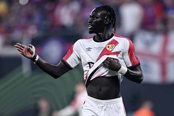 Liga - Le Rayo Vallecano de Pathé Ciss et de Nobel Mendy ne recevra finalement pas à Leganes - wiwsport LEIPZIG, GERMANY - MAY 27: Pathe Ciss of Rayo Vallecano gestures during the UEFA Conference League Final 2026 match between Crystal Palace FC and Rayo Vallecano de Madrid at Football Arena Leipzig on May 27, 2026 in Leipzig, Germany. (Photo by Image Photo Agency/Getty Images)