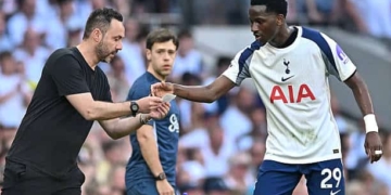 Tottenham : Roberto De Zerbi donne des nouvelles de Pape Matar Sarr