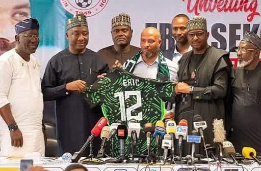 Nigeria : Visé par des accusations de corruption, Ibrahim Gusau démissionne de la présidence de la NFF - wiwsport Nigeria : Visé par des accusations de corruption, Ibrahim Gusau démissionne de la présidence de la NFF - wiwsport
