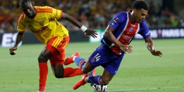 Foot : Abdallah Sima et Lens battent le PSG et remportent le Trophée des Champions - wiwsport Foot : Abdallah Sima et Lens battent le PSG et remportent le Trophée des Champions