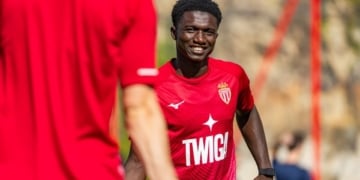 Mercato : Lamine Camara devrait rallier Londres ce dimanche afin de conclure son accord avec Chelsea ! - wiwsport Mercato : Lamine Camara devrait rallier Londres ce dimanche afin de conclure son accord avec Chelsea !