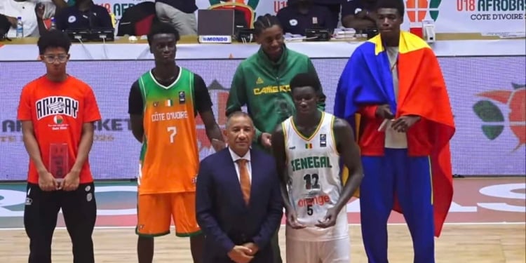 AfroBasket U18 – Code Mbengue dans le cinq majeur de la compétition !