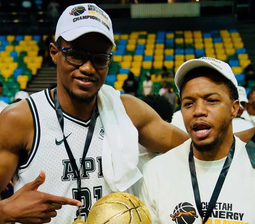Rwanda : Mouhamadou Diagne et le coach Matar Mbodji champions avec l’APR BBC - wiwsport CP:FANZONE221