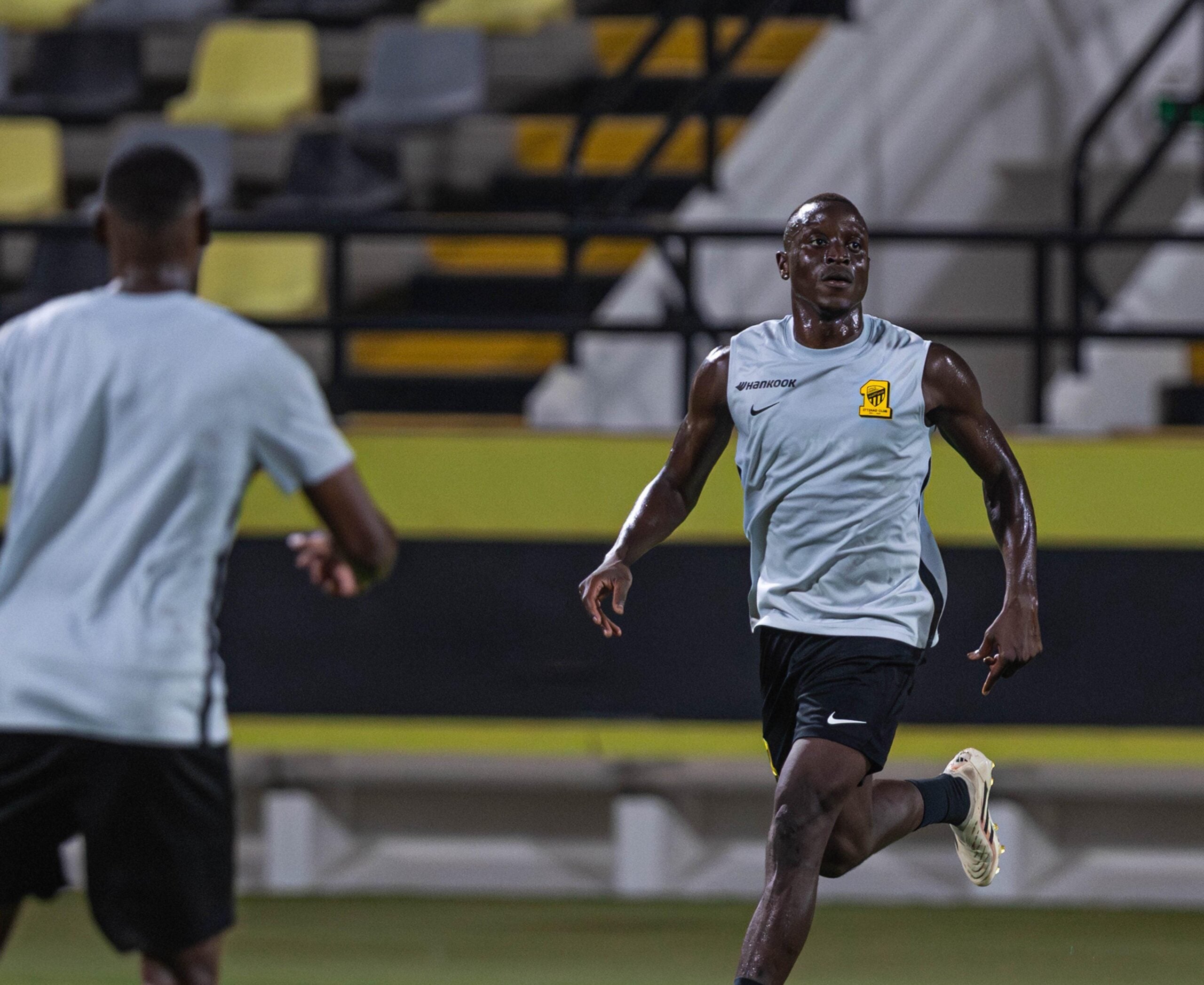 Mercato : Dion Lopy explique les raisons de sa signature surprise à Al-Ittihad, « un club historique, qui veut toujours gagner » - wiwsport Mercato : Dion Lopy explique les raisons de sa signature surprise à Al-Ittihad, « un club historique, qui veut toujours gagner » - wiwsport
