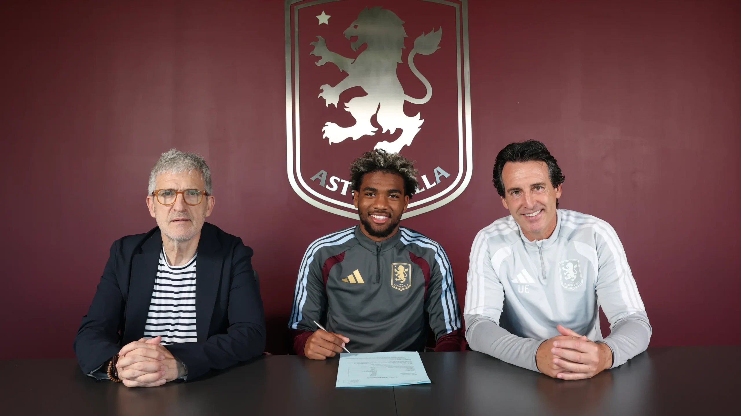 OFFICIEL : Ibrahim Mbaye signe à Aston Villa