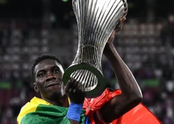 Pierre Sage sur l'avenir d'Ismaïla Sarr : « Nous ne voulons pas qu'il parte, je pense qu'il est heureux à Crystal Palace » - wiwsport Pierre Sage sur l’avenir d’Ismaïla Sarr : « Nous ne voulons pas qu’il parte, je pense qu’il est heureux à Crystal Palace »