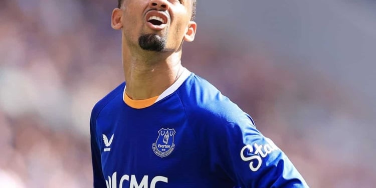Mercato : Manchester City s&rsquo;intéresse à Iliman Ndiaye, Everton réclame plus de 90 millions d&rsquo;euros
