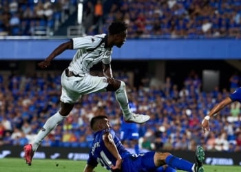 Ligue Conference : Le Partizan Belgrade s'effondre contre Getafe malgré un but de Demba Seck - wiwsport Ligue Conference : Le Partizan Belgrade s’effondre contre Getafe malgré un but de Demba Seck