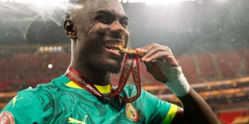 Equipe Nationale : Moussa Niakhaté rend hommage à Pape Thiaw après la nomination de Patrick Vieira - wiwsport Equipe Nationale : Moussa Niakhaté rend hommage à Pape Thiaw après la nomination de Patrick Vieira