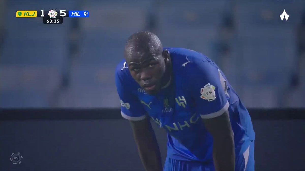 Saudi Pro League : Le penalty lunaire concédé par Kalidou Koulibaly avec Al-Hilal - wiwsport Saudi Pro League : Le penalty lunaire concédé par Kalidou Koulibaly avec Al-Hilal - wiwsport