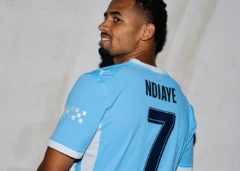 Premier League : Iliman Ndiaye titulaire contre Conventry pour sa première avec Manchester City - wiwsport Premier League : Iliman Ndiaye titulaire contre Conventry pour sa première avec Manchester City - wiwsport